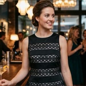 WHITE HOUSE BLACK MARKET WOMANS BLACK LACE, SHORT SLEEVE, COCKTAIL BLOUSE.SIZE 4